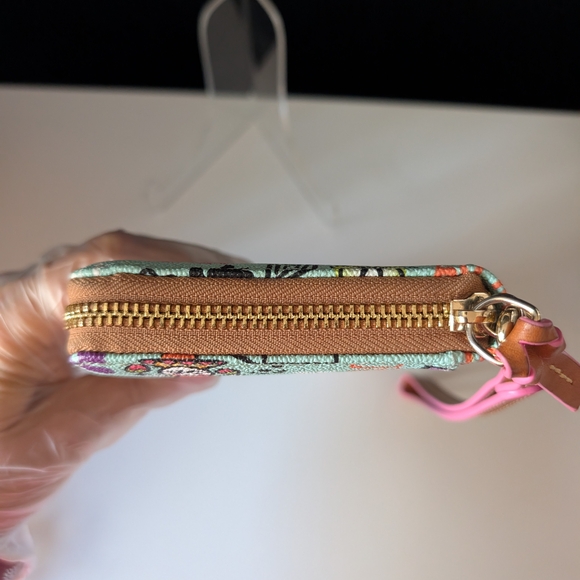 Brand NWOT Dooney & Bourke Disney "It's A Small World" Collaboration Wristlet - Picture 3 of 11